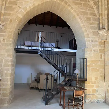 Espectacular Iglesia Romanica Дом отдыха